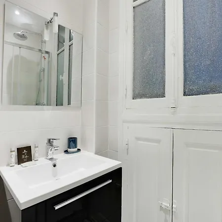 Apartment Charming Flat - 1bd 3p - Felix Faure Paris